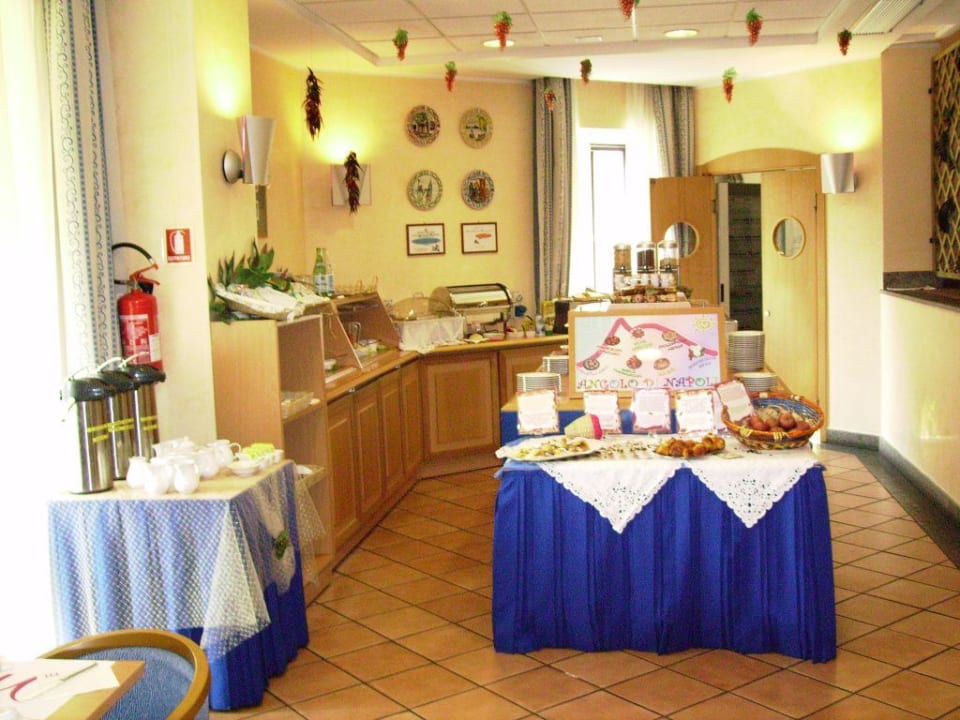 Frühstücksbüffet Ibis Styles Napoli Garibaldi