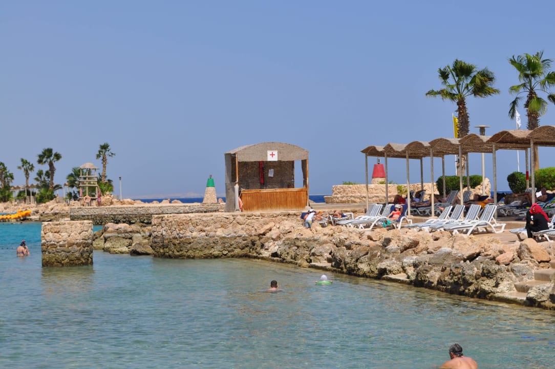 Lagune mit Erste Hilfe Haus Pickalbatros Citadel Resort