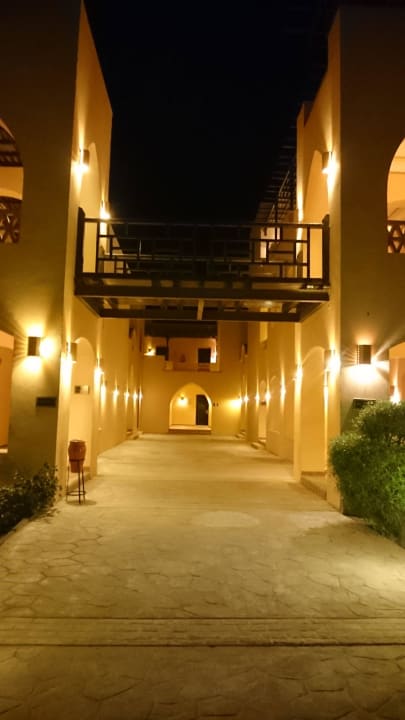 Weg zum Zimmer Steigenberger Coraya Beach - Adults only