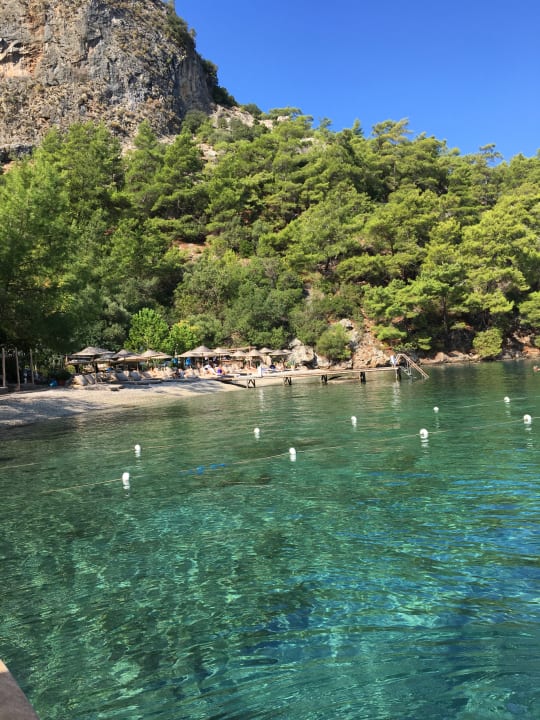 Strand Hillside Beach Club