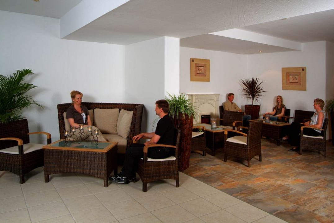 Lobby/Eingang Parkhotel Nieheim