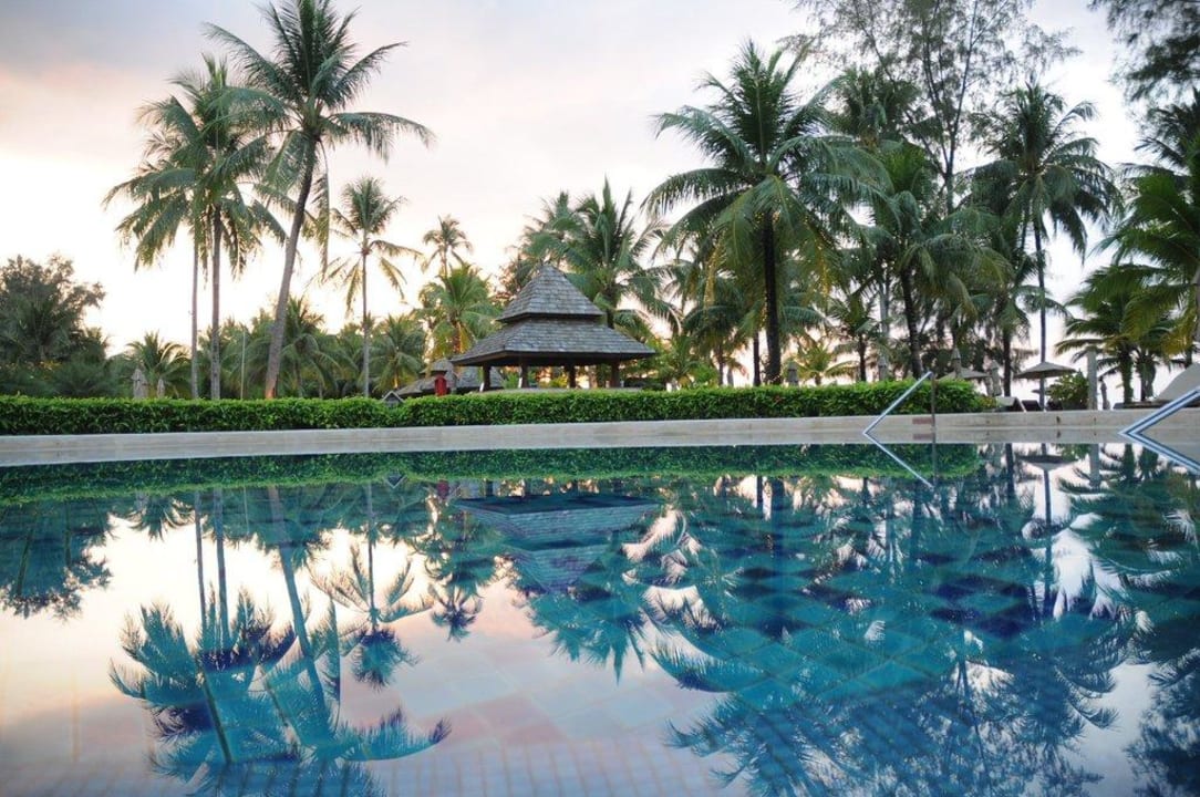 Pool am Abend ROBINSON KHAO LAK
