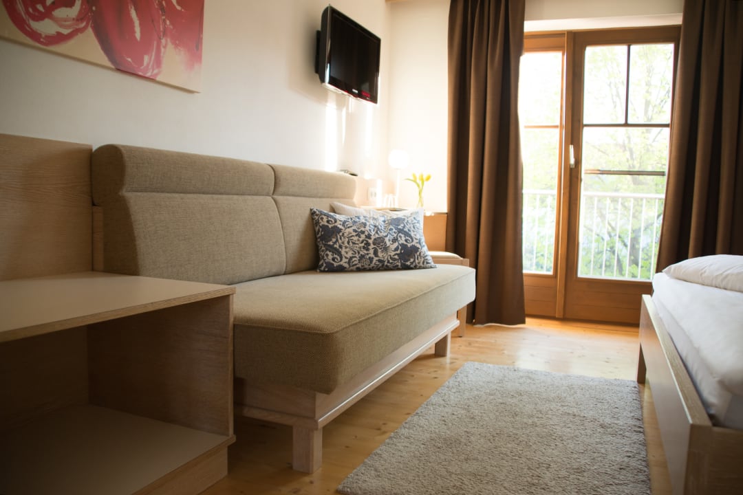 Zimmer Achs-Wendelin Weine und Gästehaus