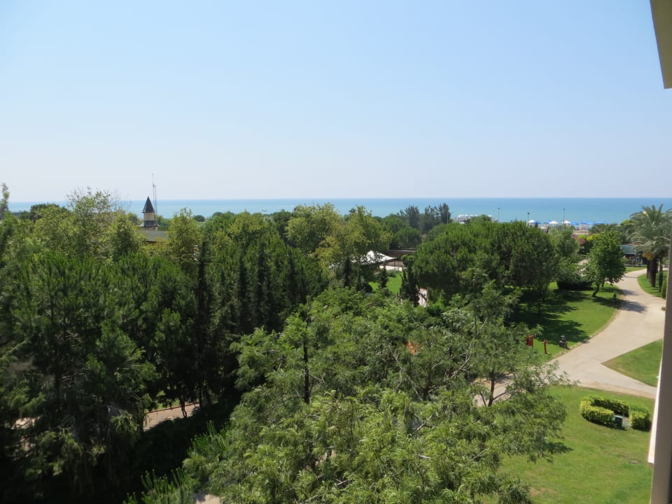 Blick vom Balkon (2. Stock) in Richtung Meer IC Hotels Green Palace