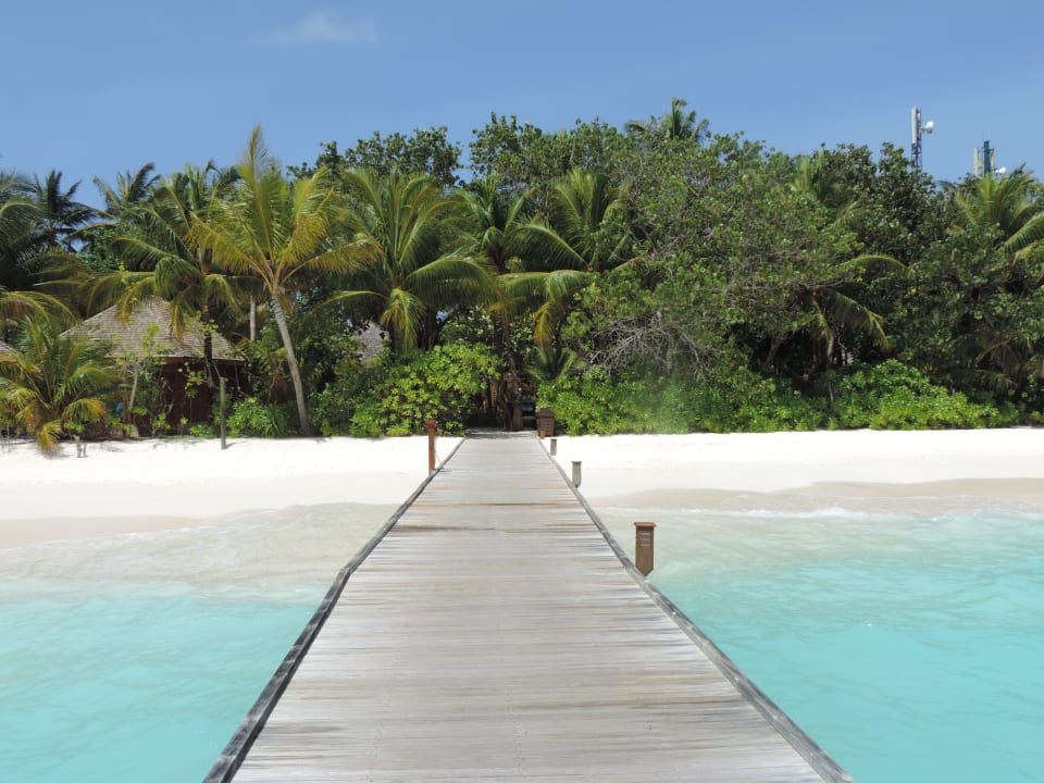 Täglicher Weg von der Villa zur Insel Veligandu Maldives Resort Island