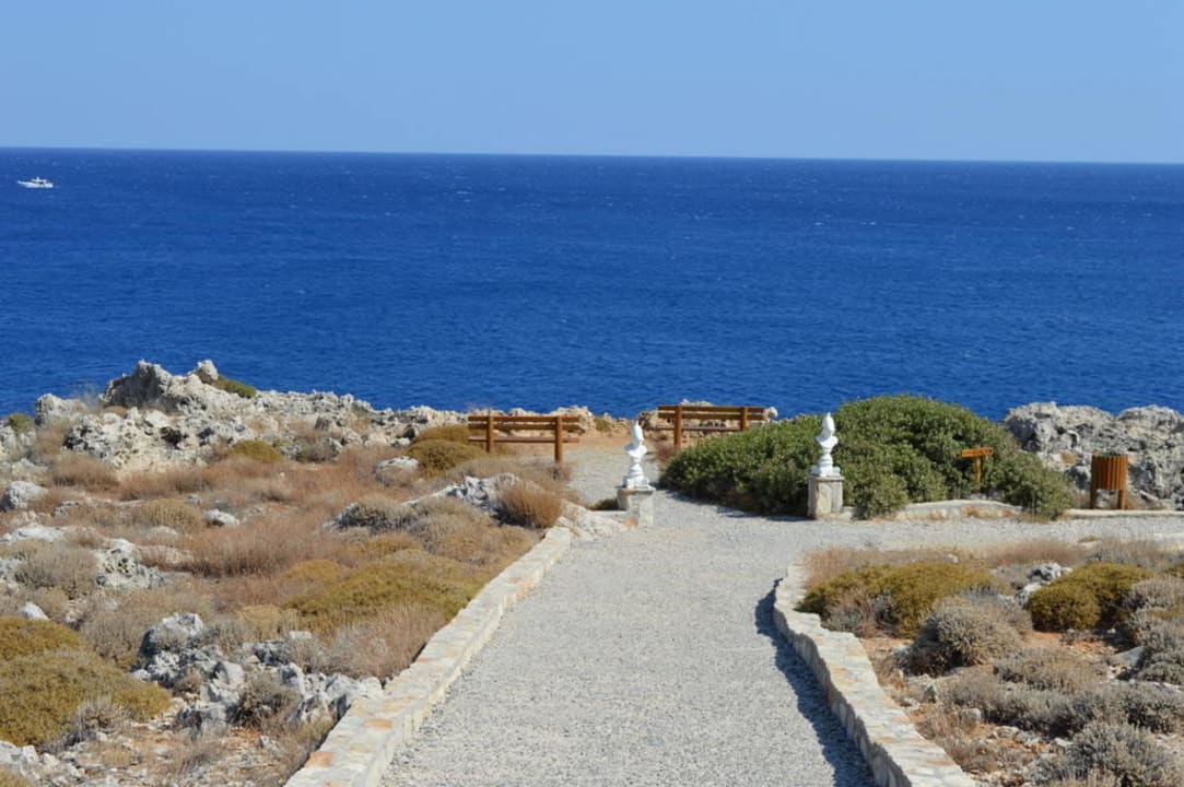 Weg zum Strand Hotel Kalithea Horizon Royal