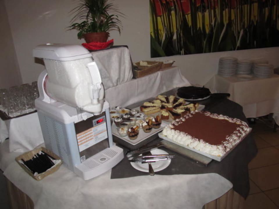 Nachtisch voll kommen Tiramisu Caravel Bike Hotel