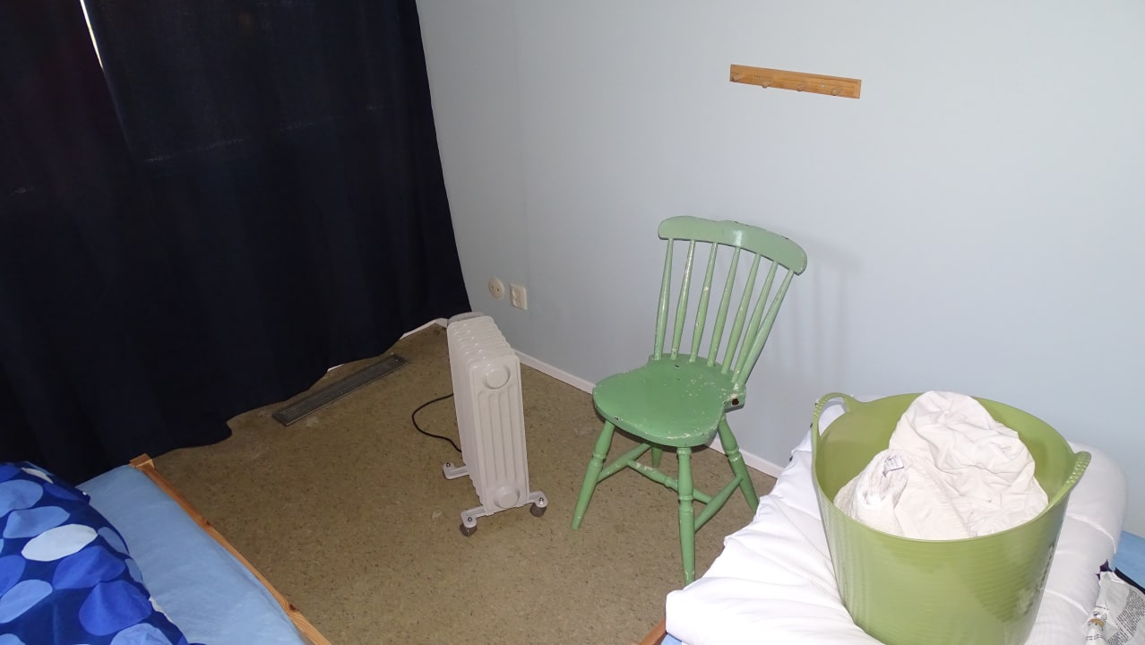 Zimmer Gårdshytten, Dverbergveien 143