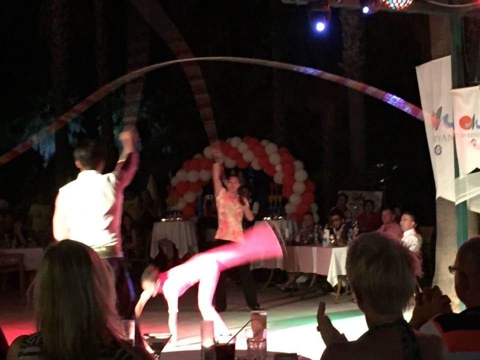 Abend-Show Hotel Meryan