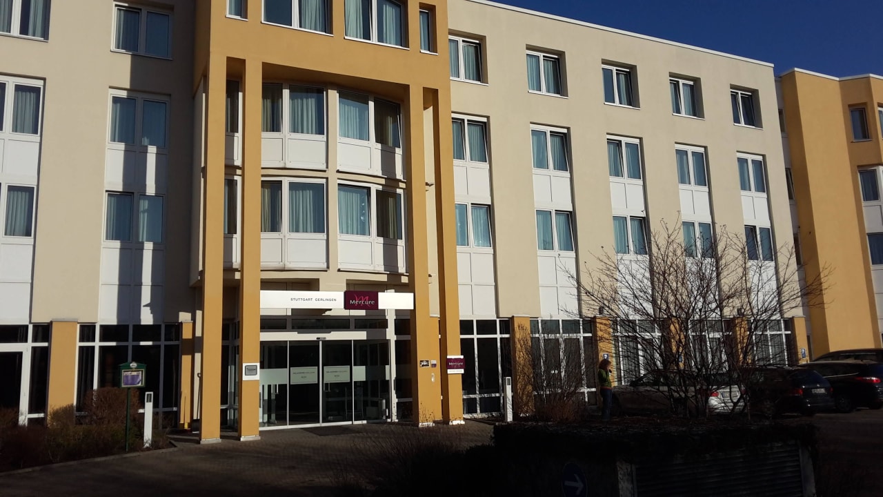 Eingangsbereich Mercure Hotel Stuttgart Gerlingen