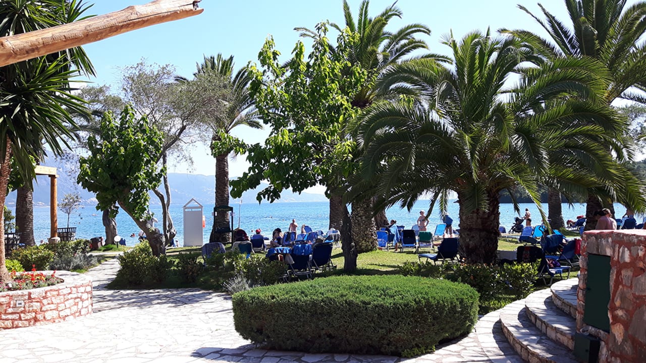 Gartenanlage Grecotel LUXME Daphnila Bay