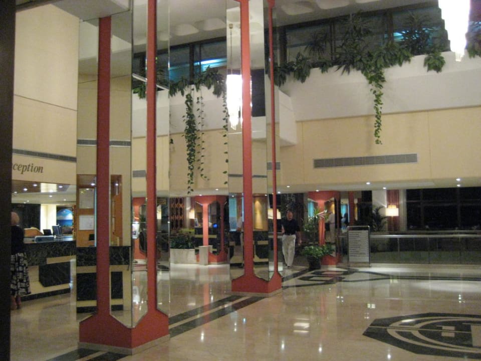 Kleiner Blick auf die Lobby TUI BLUE Pioneer Beach