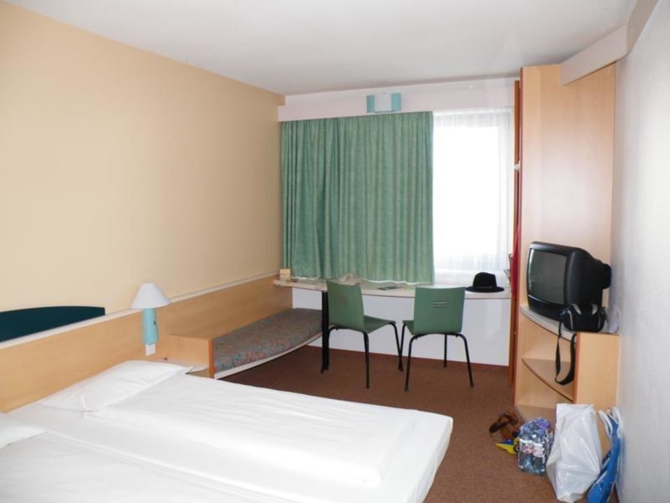 Blick ins Zimmer ibis Wien City