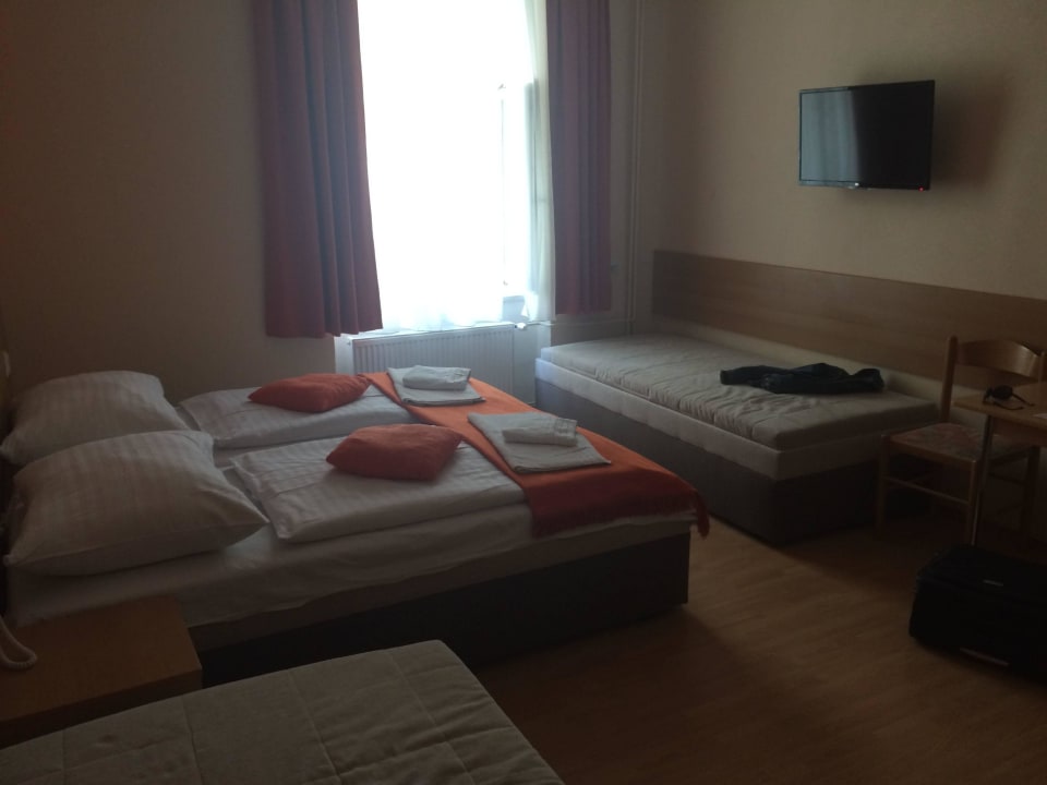 Zimmer Hotel GOLDEN CITY garni