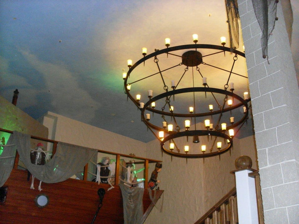 Deckengestaltung Heide Park Abenteuerhotel