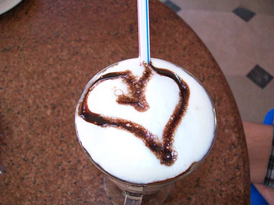 Capucino mit Liebe Serviert Pickalbatros Alf Leila Wa Leila Resort - Neverland Hurghada