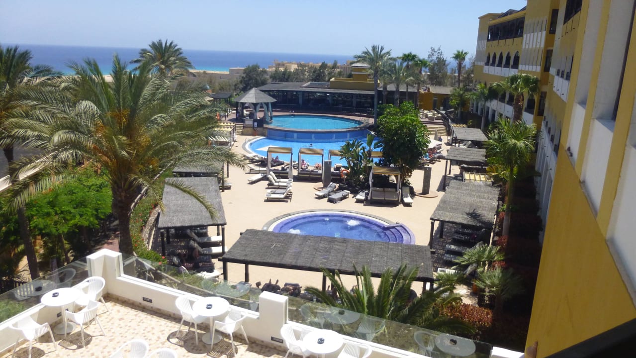 Blick Poolanlage Occidental Jandía Royal Level - Adults only