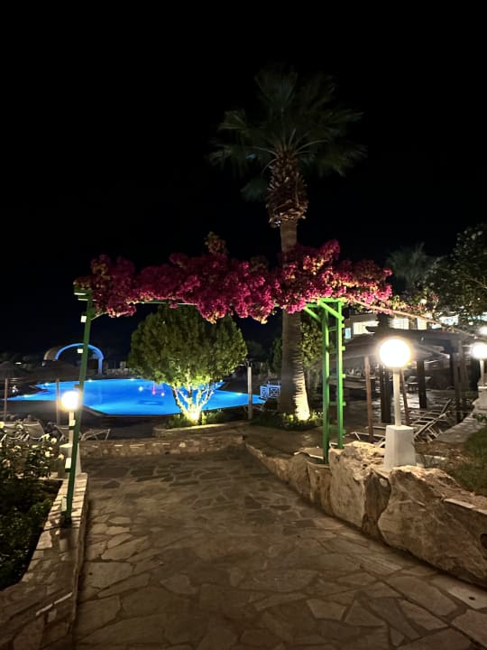 Außenansicht Hotel Kouros Palace