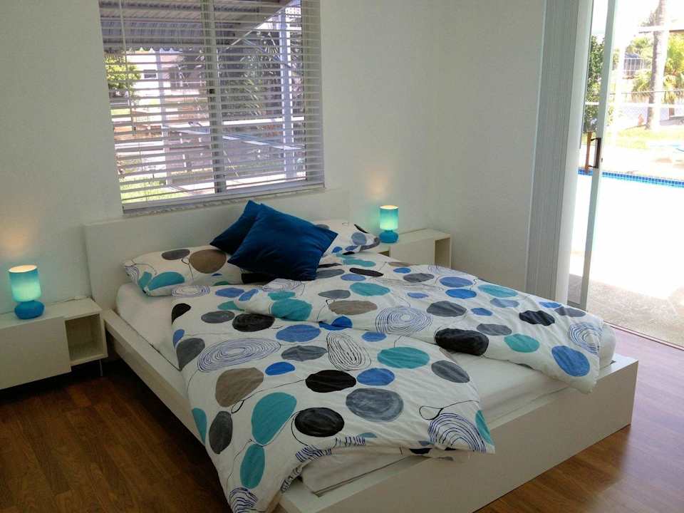 S-Zimmer, Quenn S. Bett, Schrank/Schiebett. Pool Loft-Stil Villa The Illoura