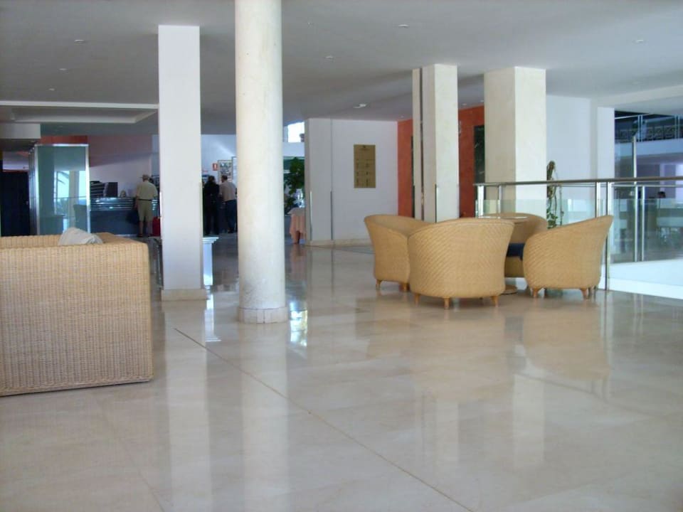 Lobby Blick auf Rezeption SBH Costa Calma Beach Resort