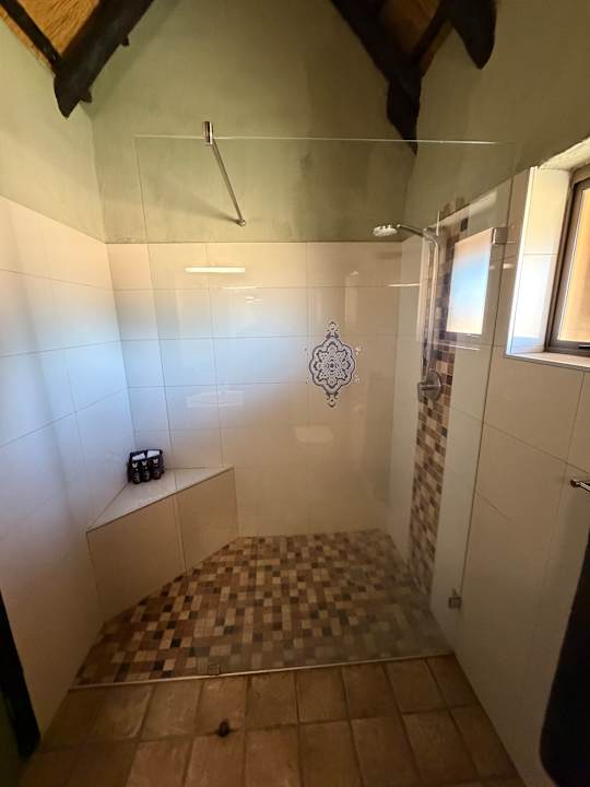 Zimmer Okapuka Safari Lodge