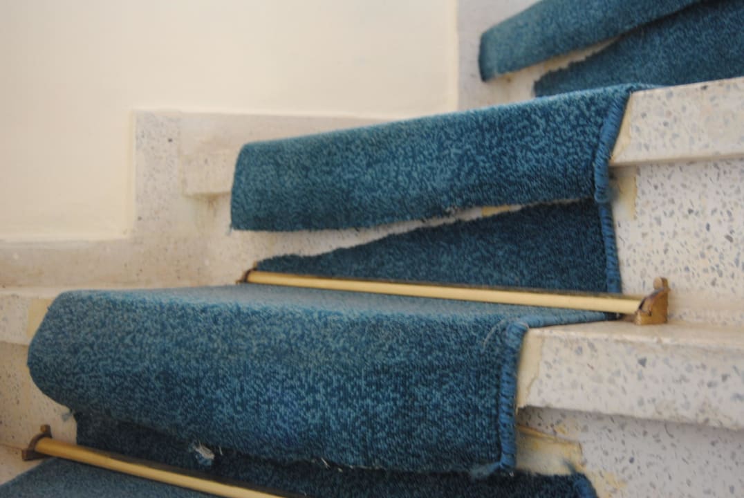 Betreten auf eigene Gefahr Riverside Garden Resort