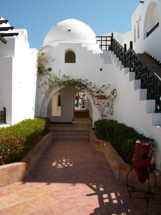 Verbindung zwischen kleinem und großem Pool Arabella Azur Resort