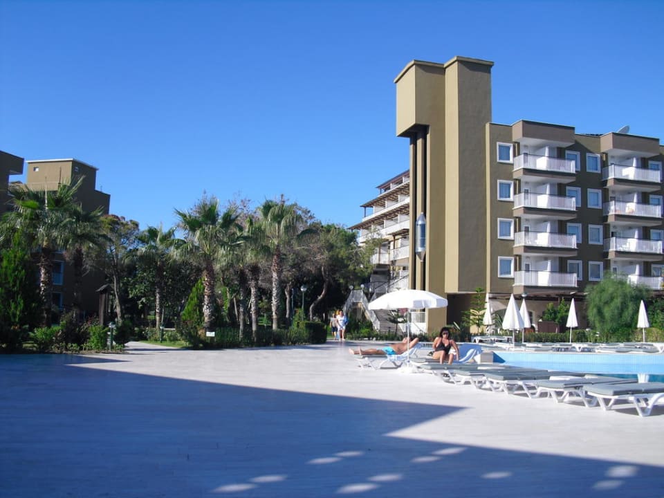 Blick auf das 2.Hauptgebäude Marvida Family Eco