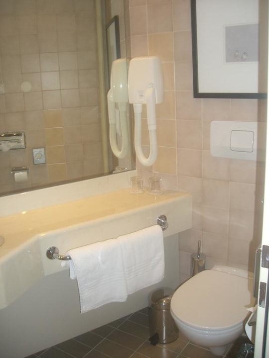 Badezimmer - nicht nach meinen Geschmack Grand Hotel Prague Towers