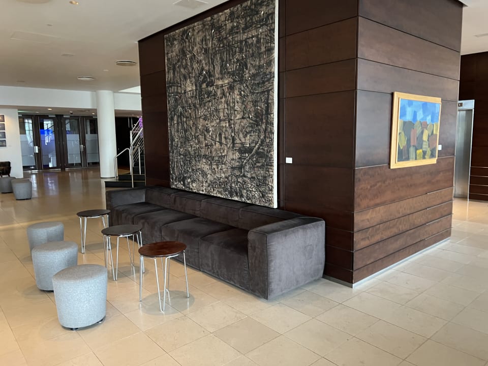 Lobby Hilton Reykjavik Nordica
