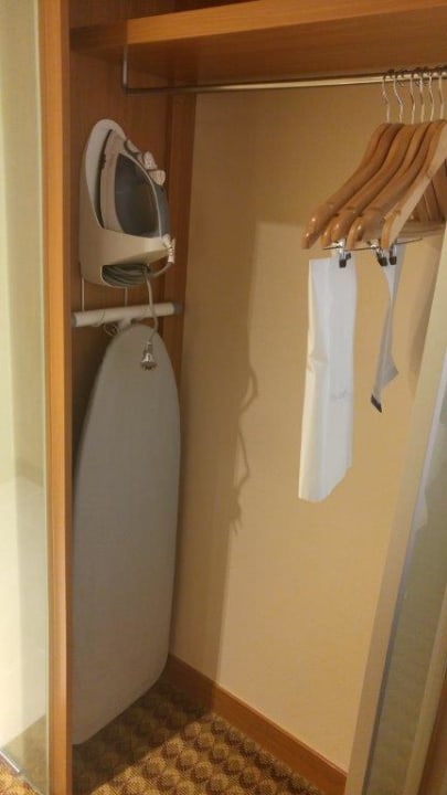 Zimmer Hampton by Hilton Berlin City West