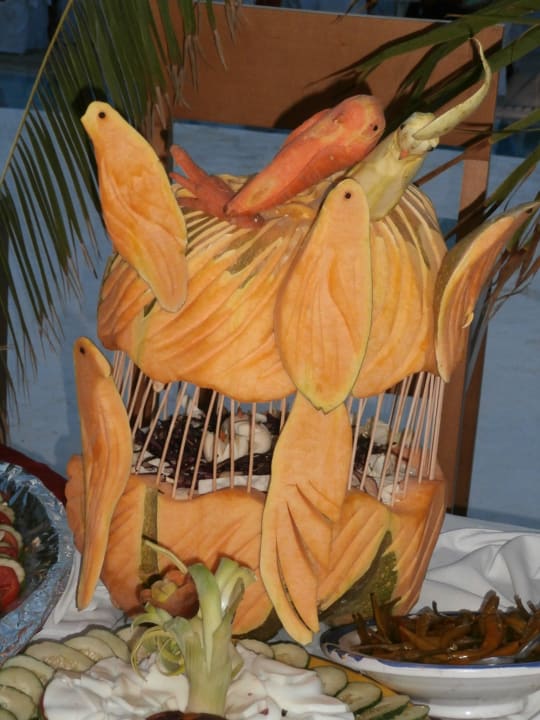 Tunesischer Nationalfeiertag: Essen am Pool Calimera Yati Beach