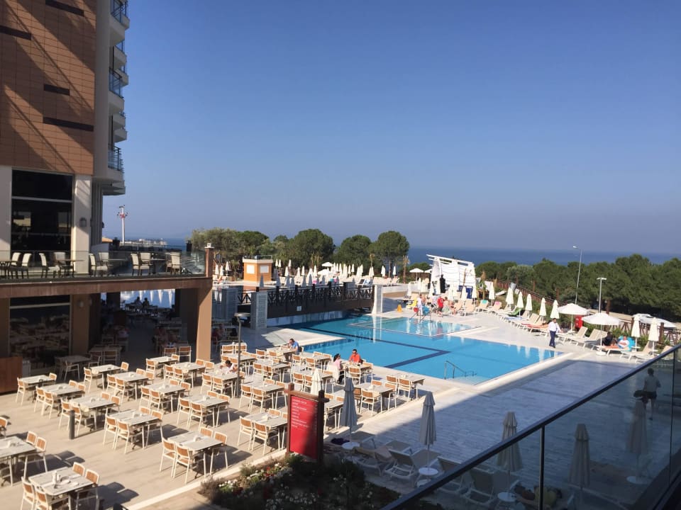 Pool mit Animation Ramada Resort Kusadasi & Golf