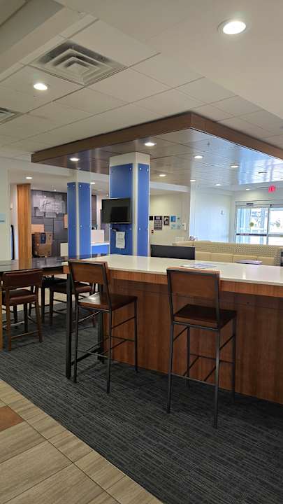 Gastro Holiday Inn Express & Suites La Porte by IHG