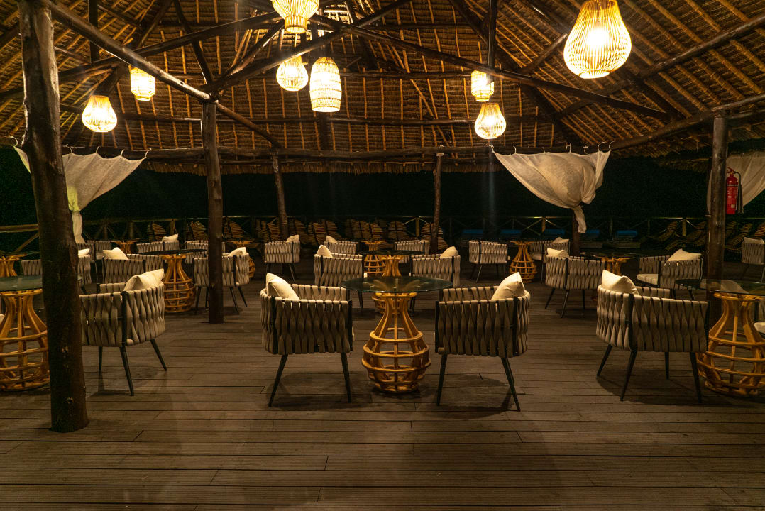 Gastro Le Mersenne Zanzibar, Autograph Collection