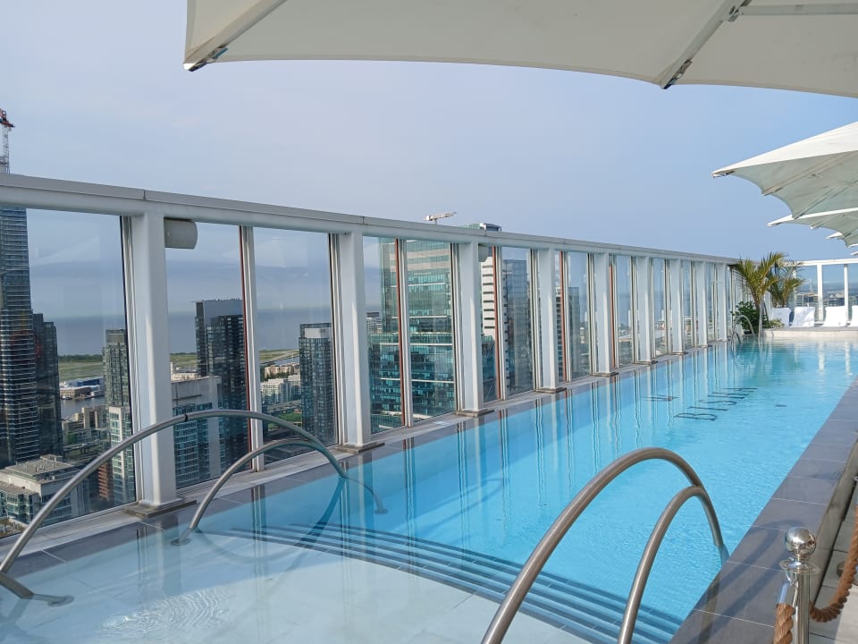 Pool Bisha Hotel Toronto