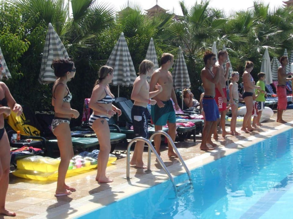 Clubdance am Pool Hane Family Resort