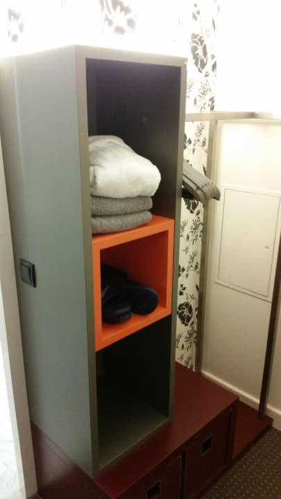 Schrank pentahotel Leipzig
