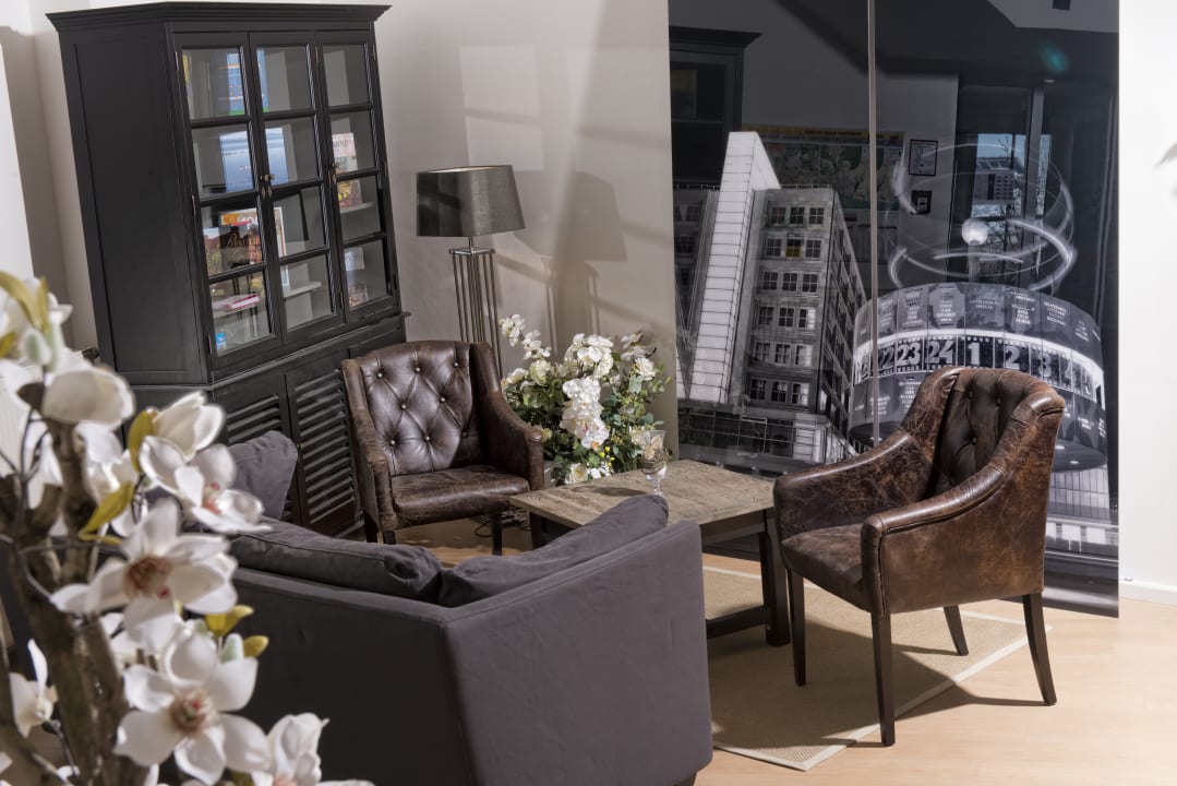 Lobby Hotel Days Inn Dessau