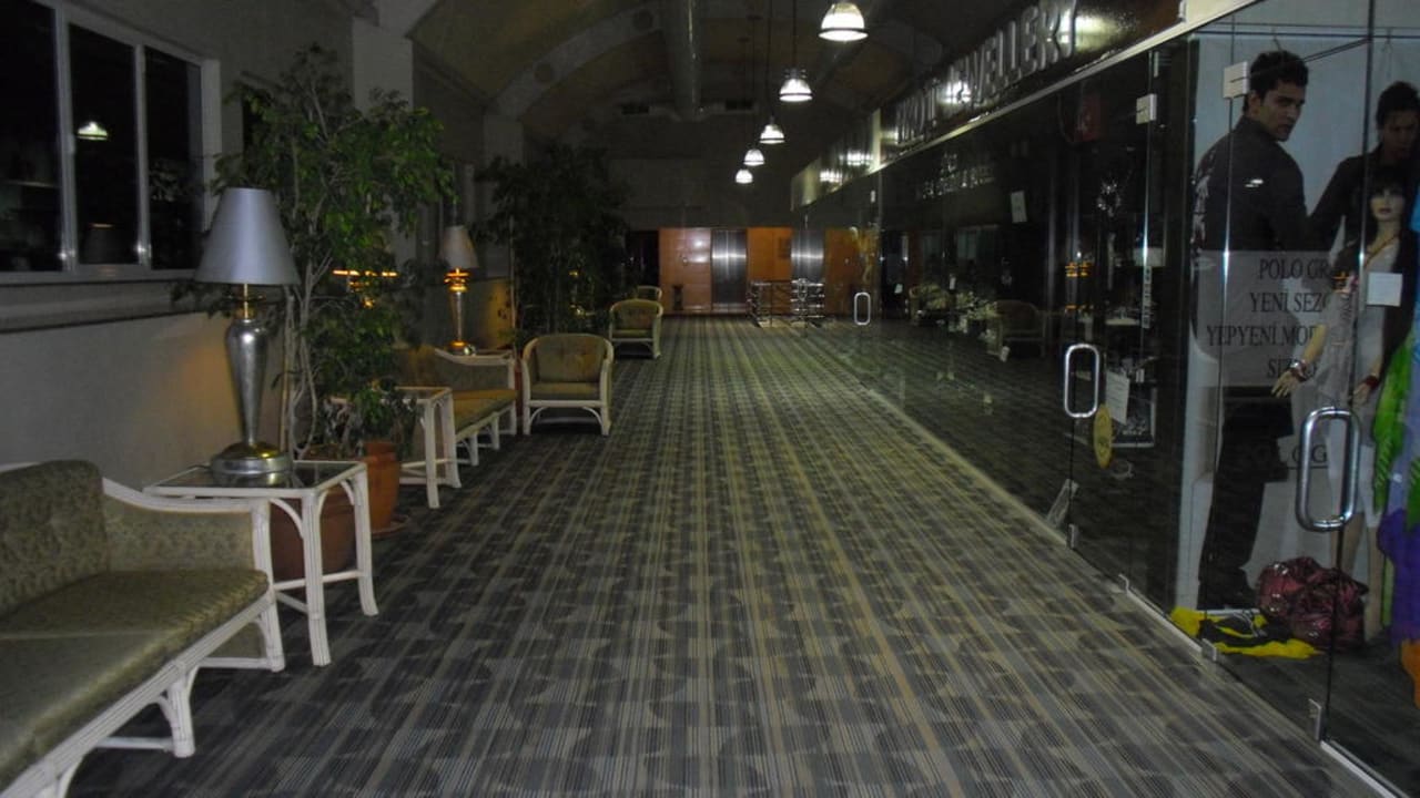 Einkaufsstrasse im Hotel PALOMA Perissia