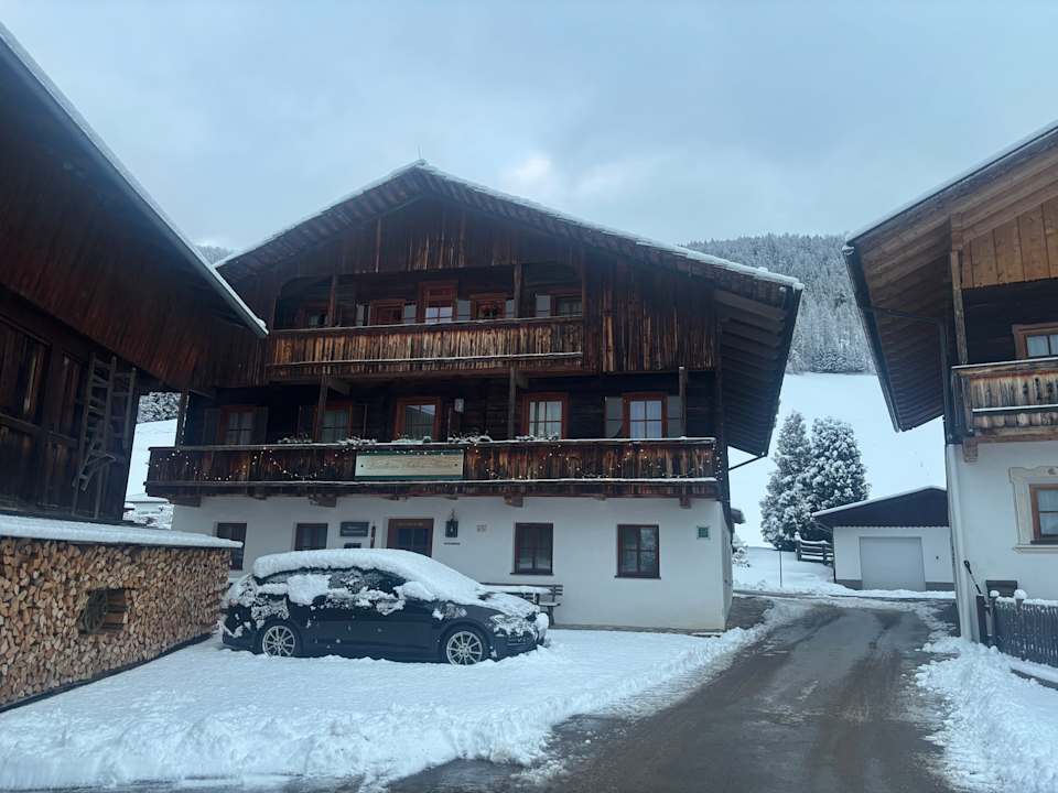 Außenansicht Landhaus & Schloss Anras