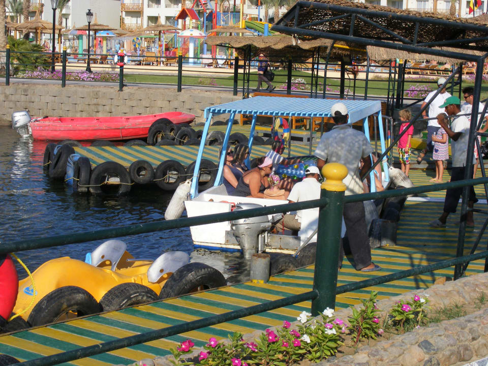 Steg der Bootstaxen zum Strand Pickalbatros Dana Beach Resort - Hurghada