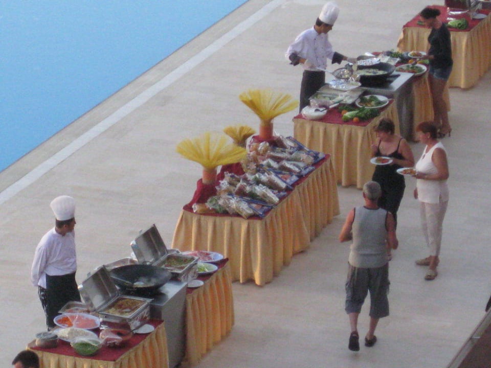 Live-Cooking am Pool Hotel Royal Garden Beach