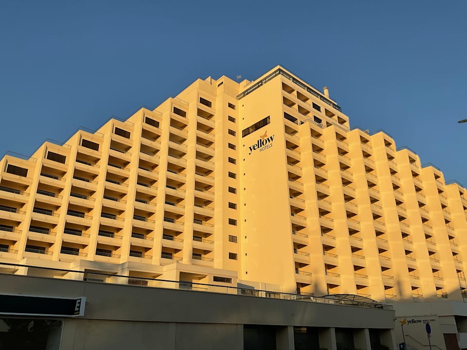 Außenansicht Hotel Yellow Praia Monte Gordo