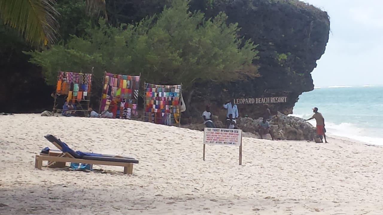 Strand Leopard Beach Resort & Spa