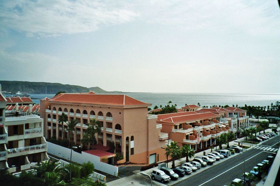 Seitlicher Meerblick Mediterranean Palace Hotel