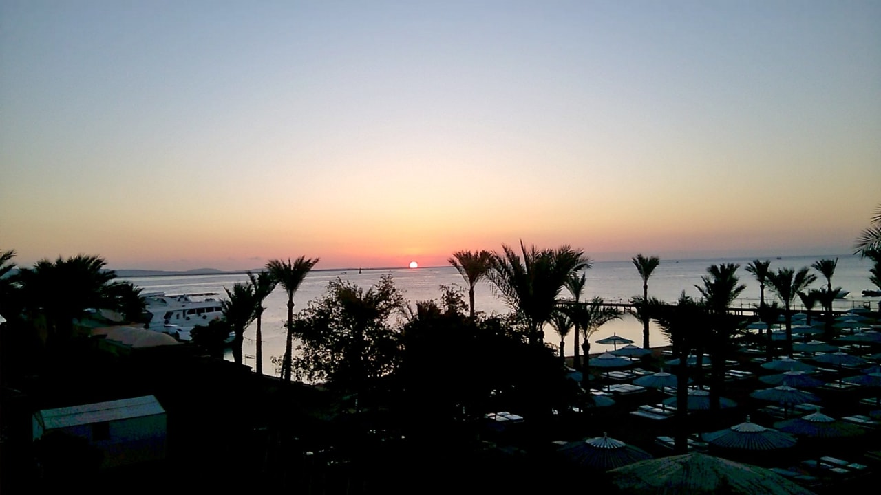 Sonnenaufgang - Aufnahme vom Zimmerbalkon Regina Resort and Aqua Park Hurghada