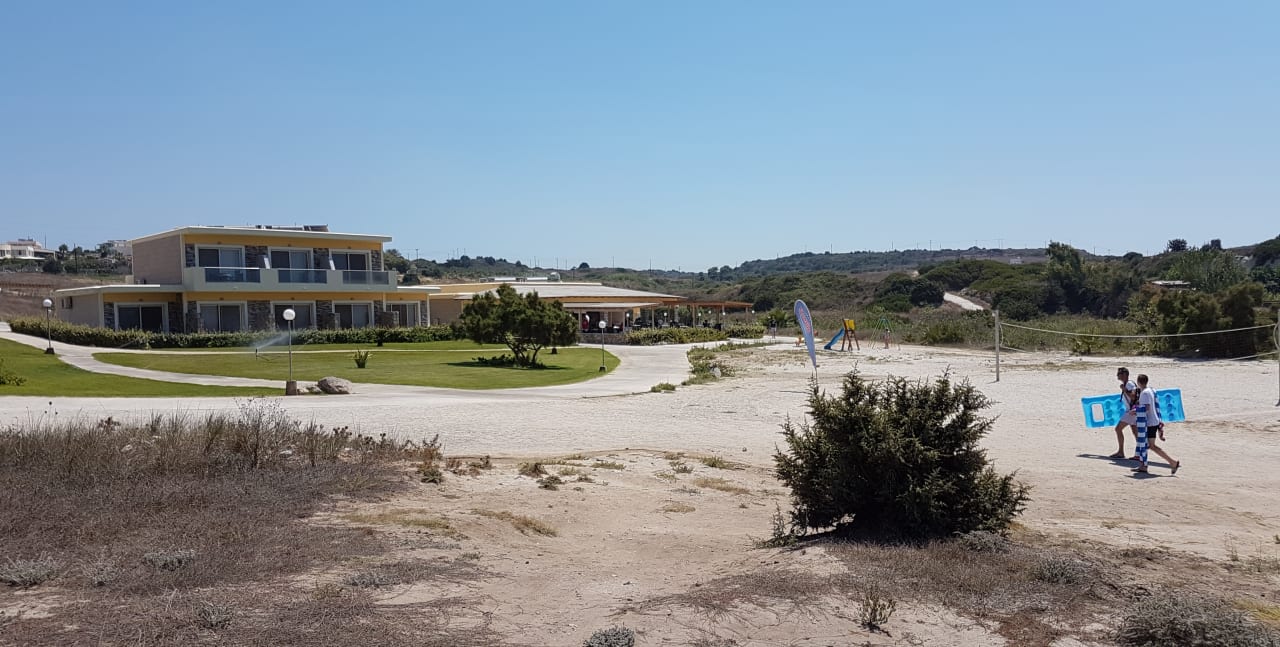 Strand Hotel Kouros Palace