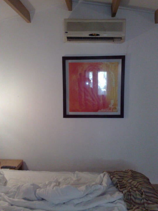 Klimaanlage über dem Bett Ghazala Beach