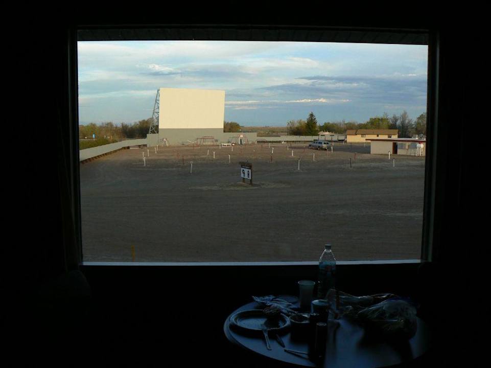 Blick aus dem Zimmer auf die Großleinwand Best Western Hotel Movie Manor